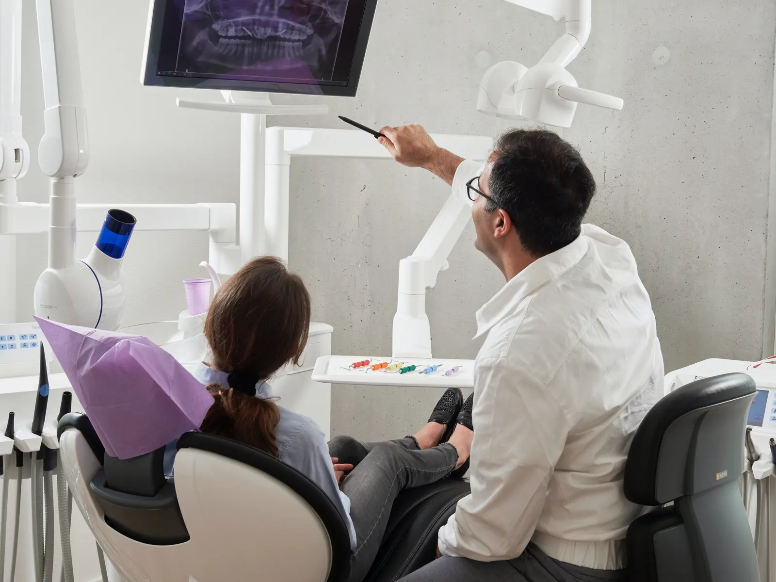 Accountant for dentists specializing in bookkeeping payroll taxes